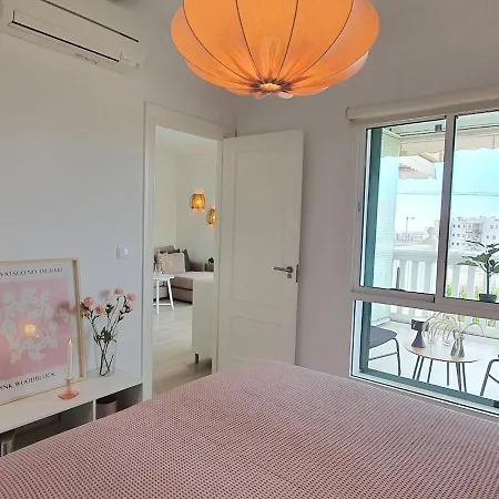 Bright And Lovely - Apartment
