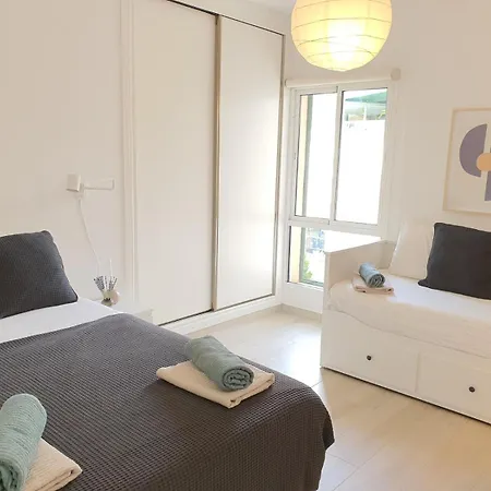 Apartment Bright And Lovely - *